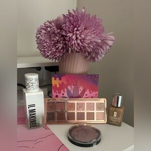 Clinique Foundation with Primer, Eyeshadow Palettes and Blush. ☺️
